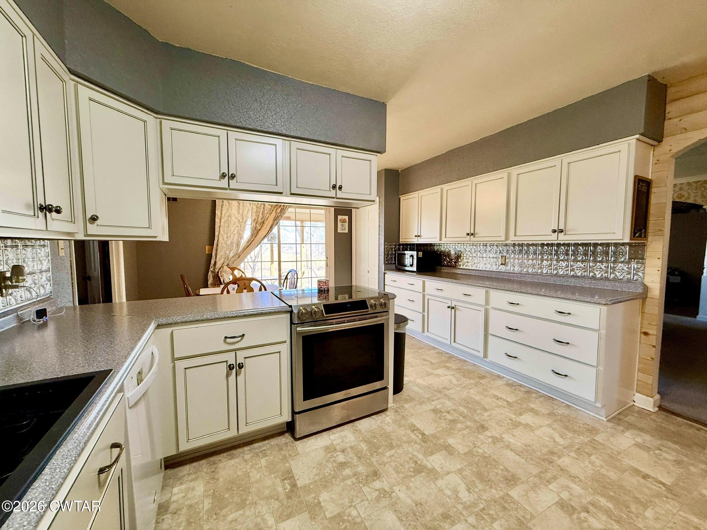 674 Templeton Loop Newbern, TN 38059 - Photo 2 of 36 IMG_5730