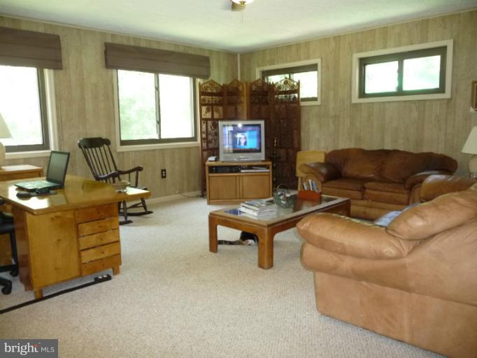 11130 Country Road Dunkirk, MD 20754 - Photo 9 of 30 Family Room