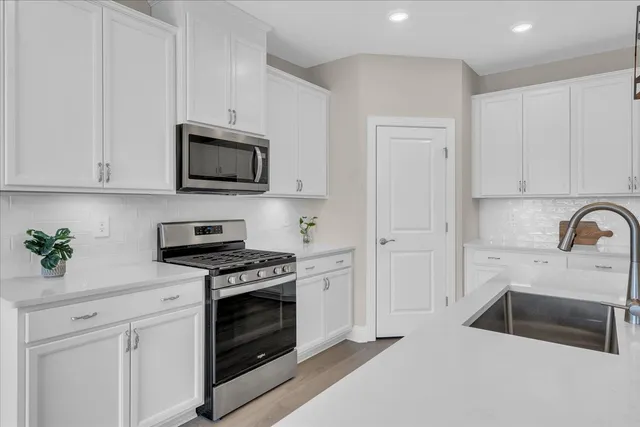 $499,900 | 6132 Farm Castle Drive, Rockvale, TN 37153