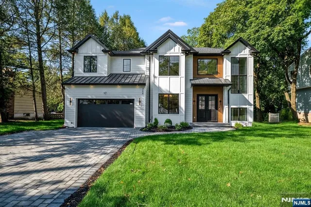 $1,999,999 | 742 Prospect Street, Glen Rock, NJ 07452