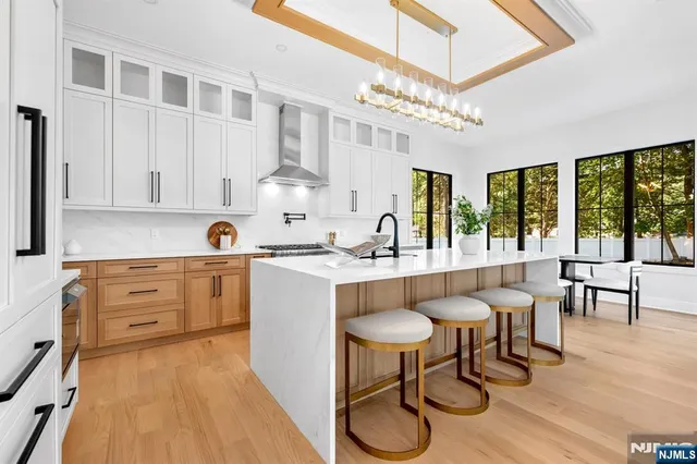 $1,999,999 | 742 Prospect Street, Glen Rock, NJ 07452