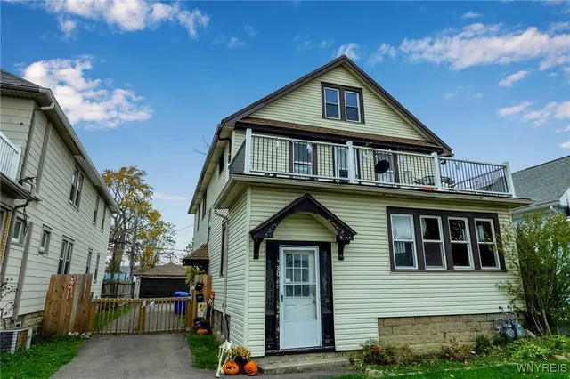 $249,900 | 30 Chamberlin Drive, West Seneca, NY 14210