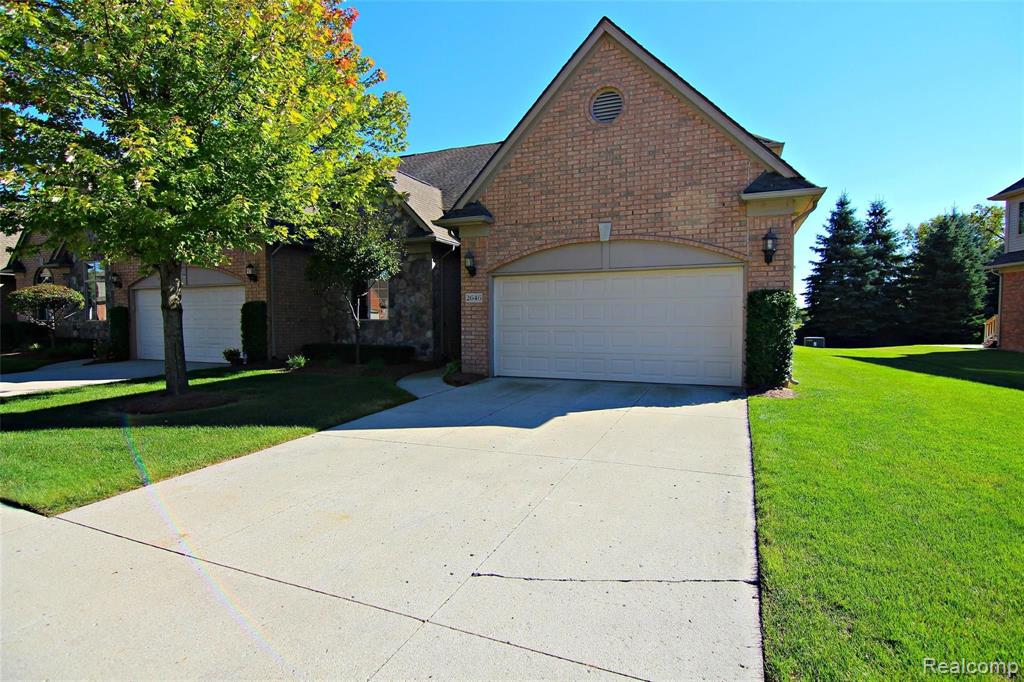 2646 Ridgecrest Drive Utica, MI 48316 - Photo 2 of 25