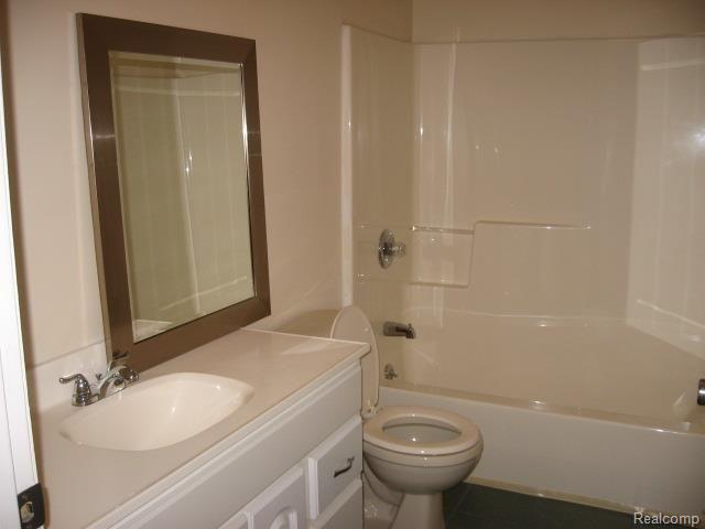 6417 Porter Road Grand Blanc, MI 48439 - Photo 9 of 23 IMG_3602.jpg