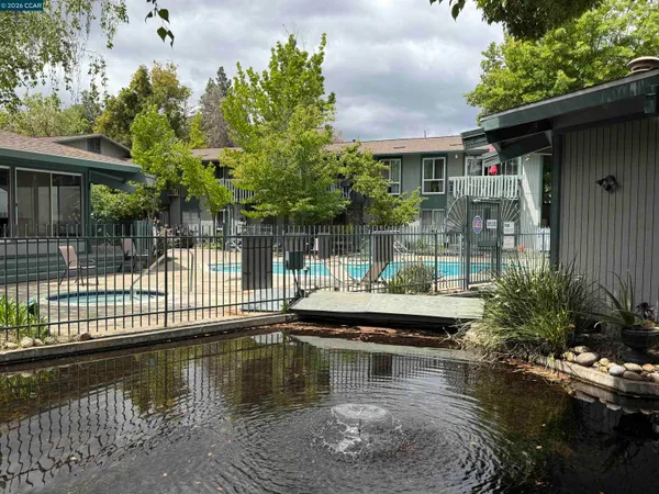 $399,000 | 1036 Oak Grove Road, Unit 105, Concord, CA 94518