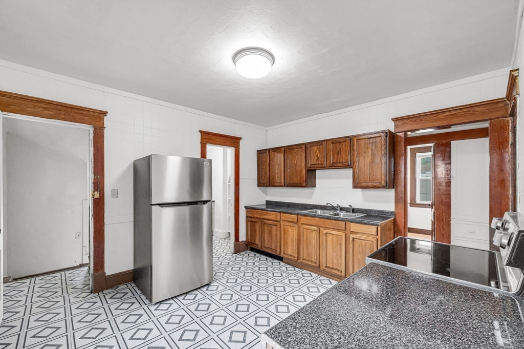 27 Appleton Street, Unit 1 Springfield, MA 01108 - Photo 10 of 28