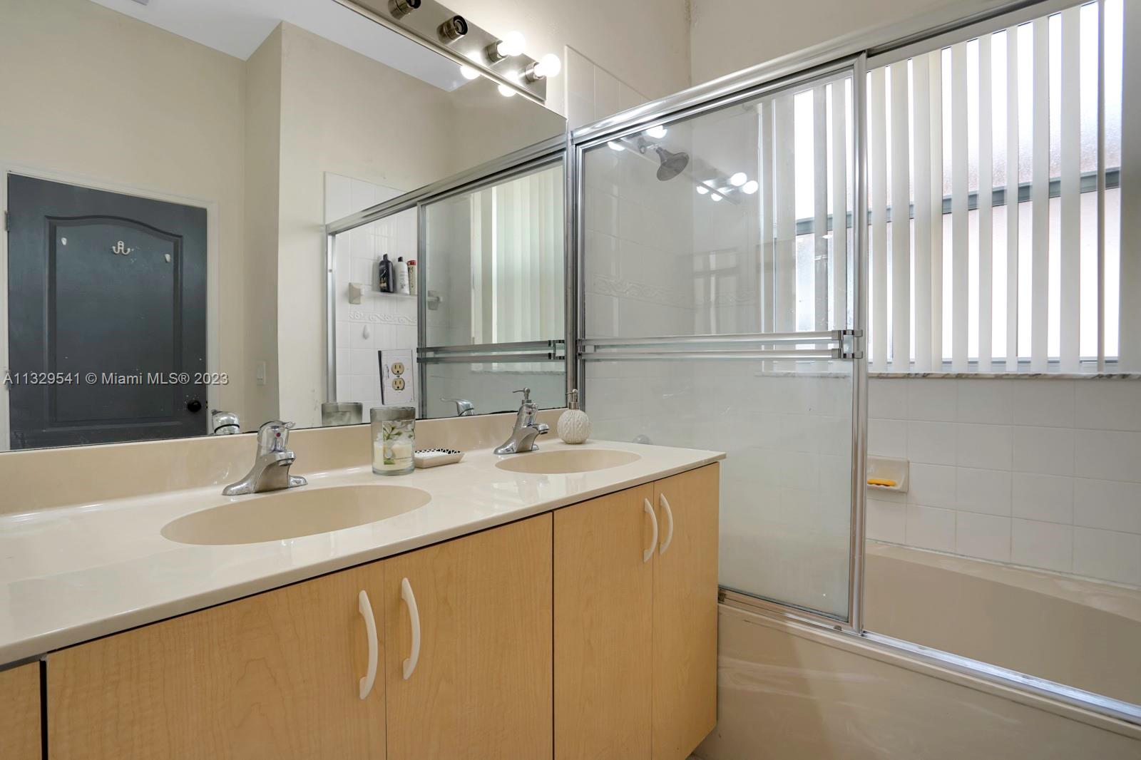 1057 Northeast 40th Road Homestead, FL 33033 - Photo 11 of 14 Gallery Image 11