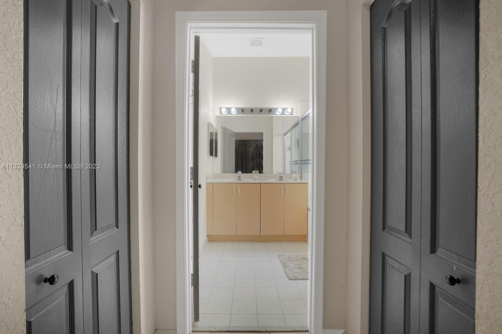 1057 Northeast 40th Road Homestead, FL 33033 - Photo 10 of 14 Gallery Image 10