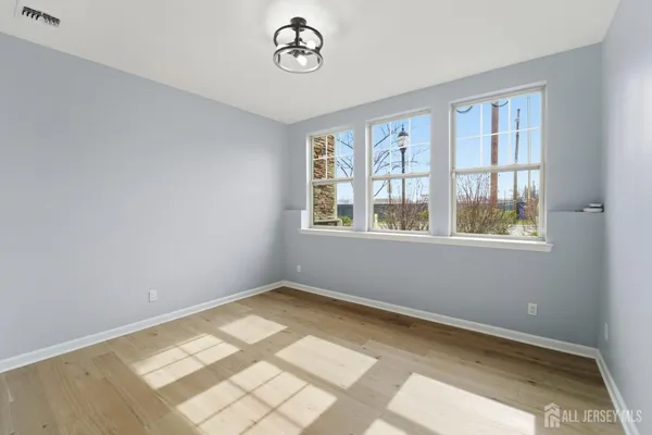 $4,900 | 704 Green Lane, Union, NJ 07083