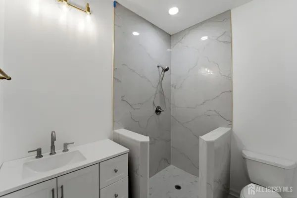 $4,900 | 704 Green Lane, Union, NJ 07083