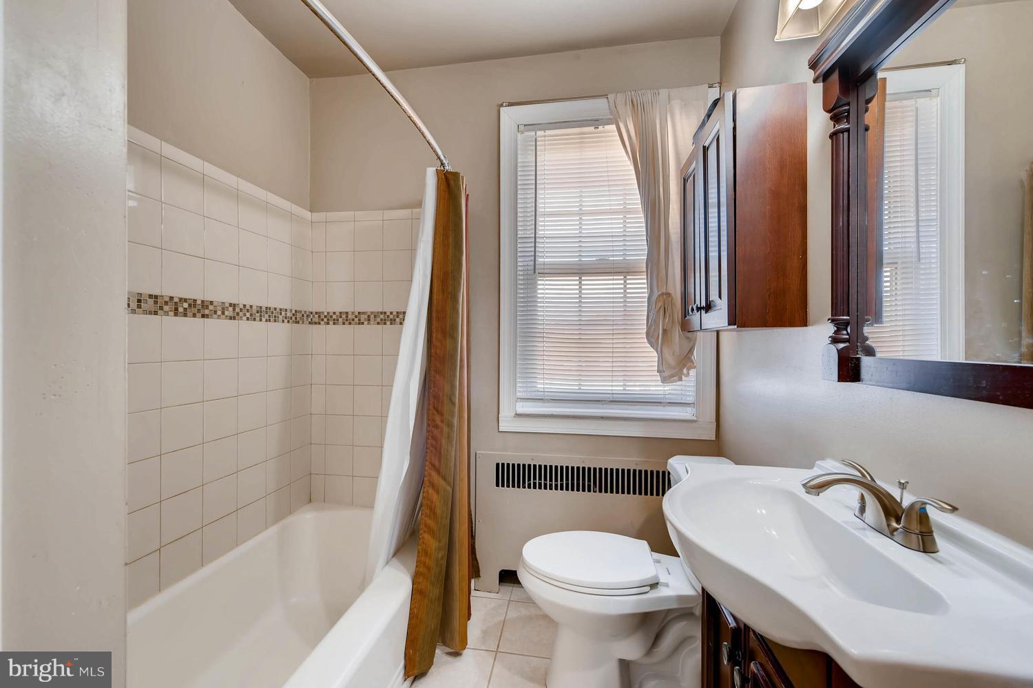 1635 Kingsway Road Baltimore, MD 21218 - Photo 11 of 27 Bath (Master)
