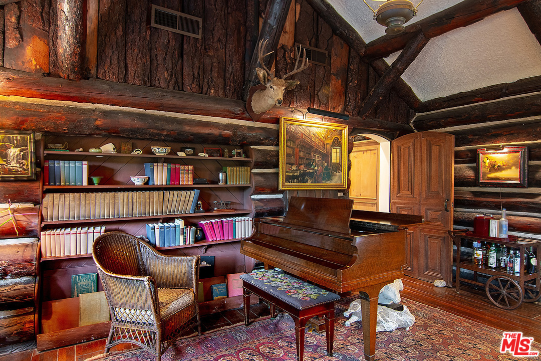 37 Haldeman Road Santa Monica, CA 90402 - Photo 5 of 23 a outdoor living space with furniture and a flat screen tv