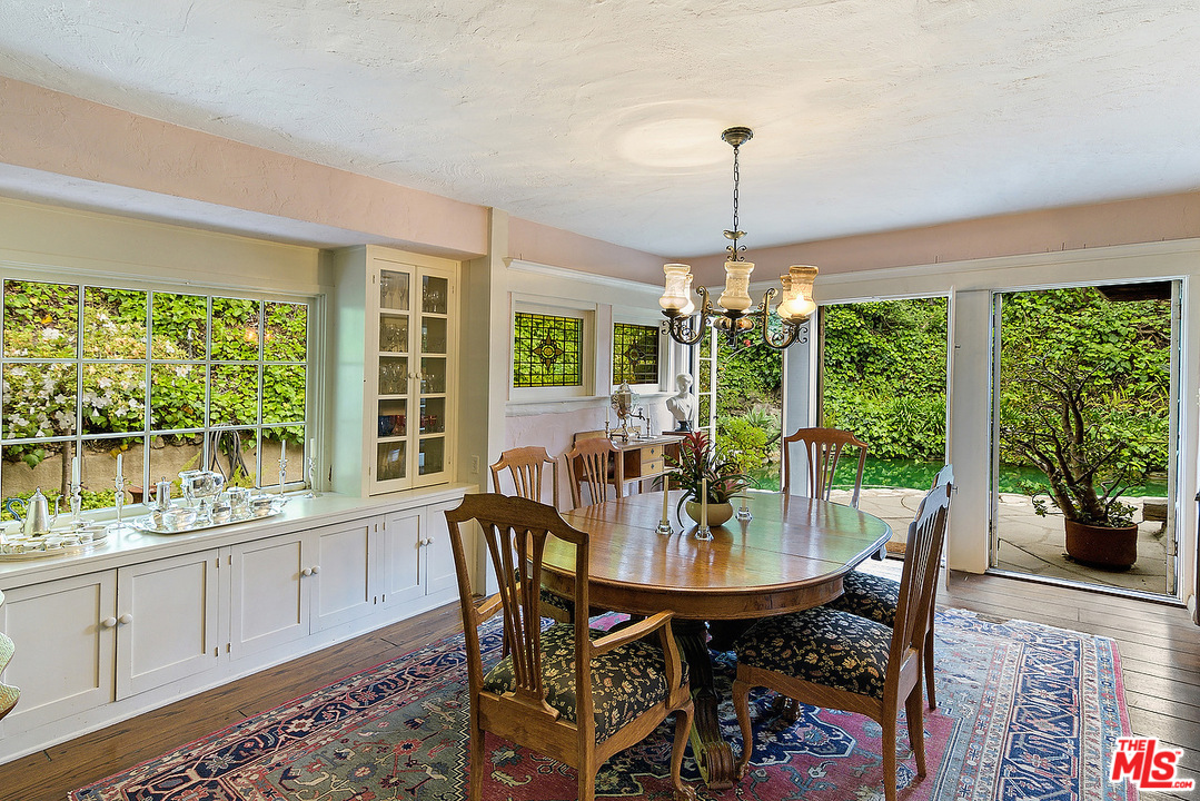 37 Haldeman Road Santa Monica, CA 90402 - Photo 6 of 23 a view of a dining room with furniture window and outside view