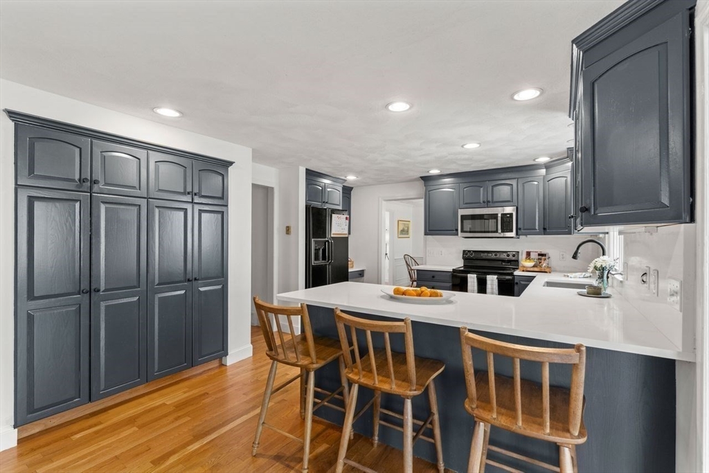 4 Greybirch Road Andover, MA 01810 - Photo 5 of 36 Gallery Image 5