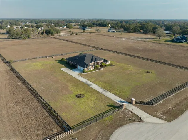 a view of a tennis court