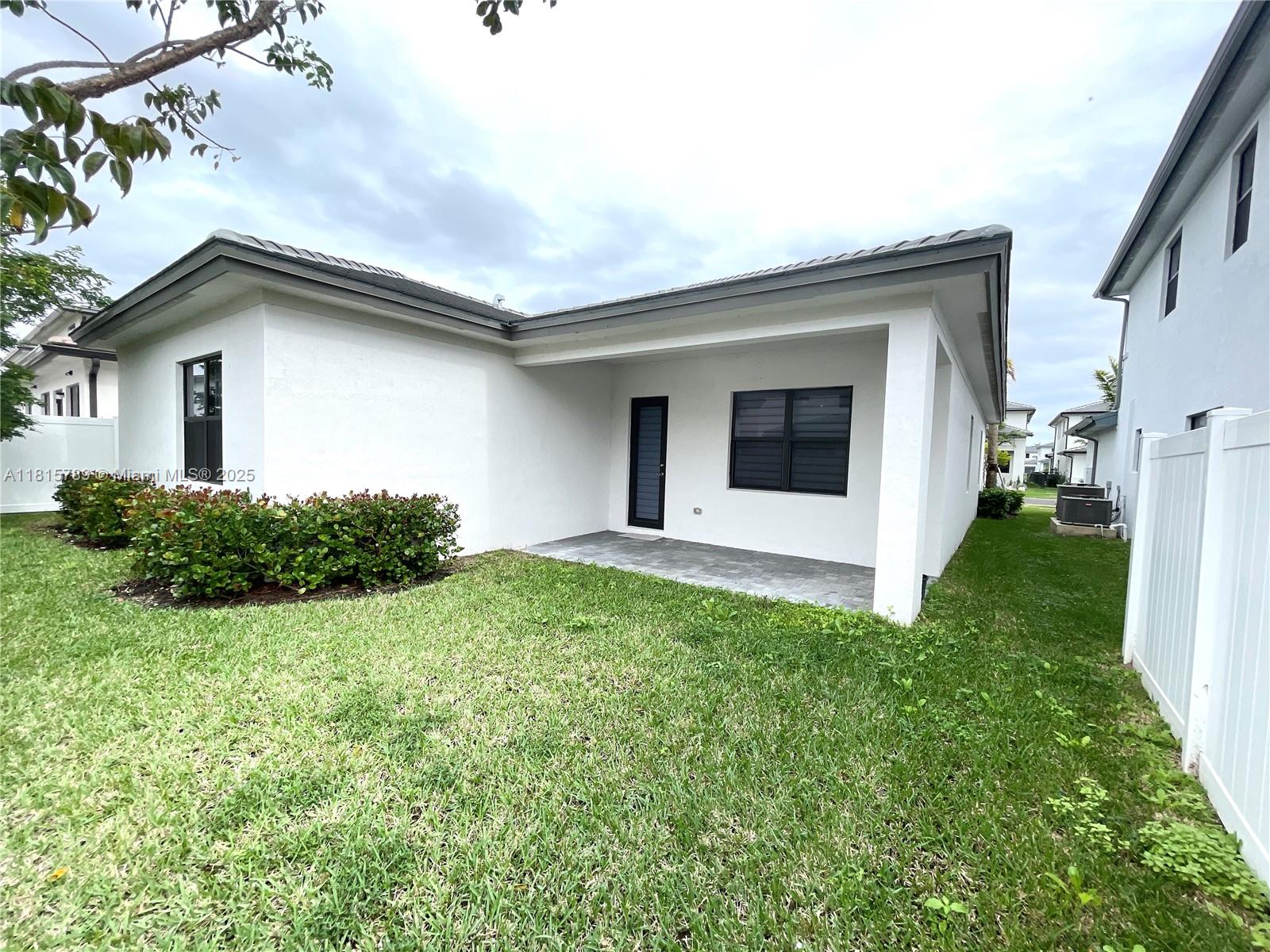 4506 Southwest 174th Avenue, Unit 4506 Miramar, FL 33029 - Photo 6 of 80 a house that has a lot of plants in it