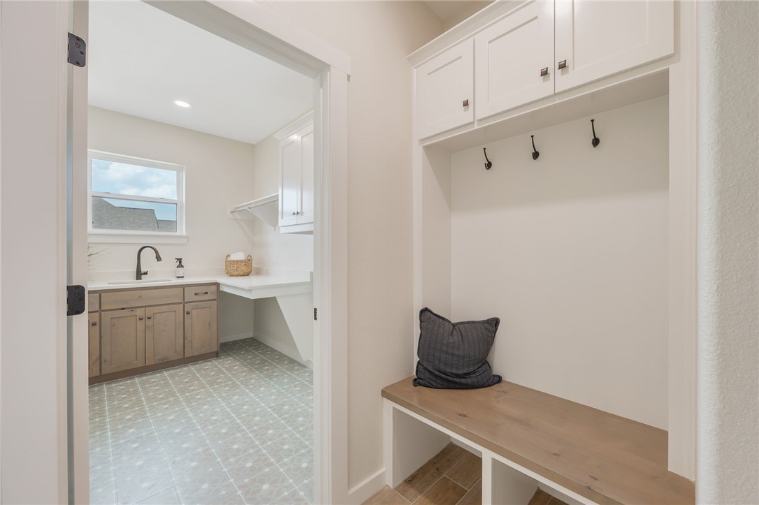 7888 Mathis Crk Drive Bryan, TX 77808 - Photo 25 of 41 Mudroom featuring a sink and recessed lighting