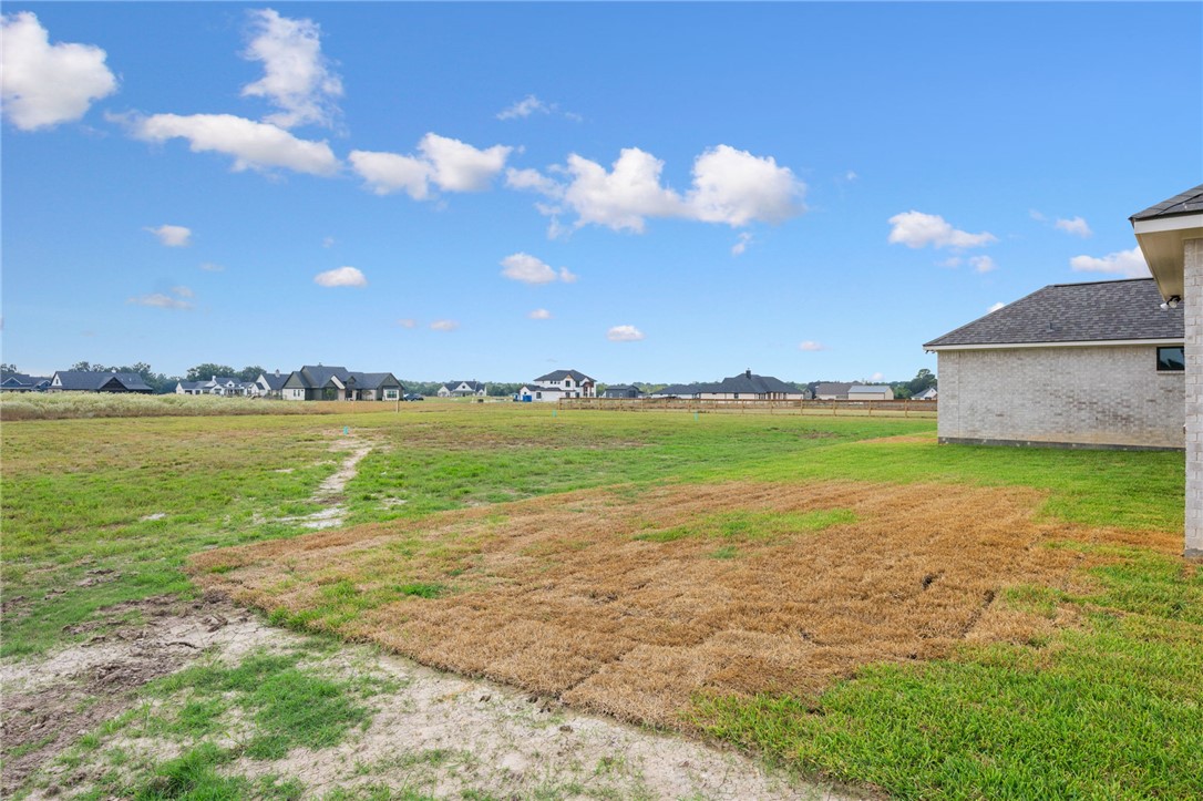 7888 Mathis Crk Drive Bryan, TX 77808 - Photo 38 of 41 View of grassy yard