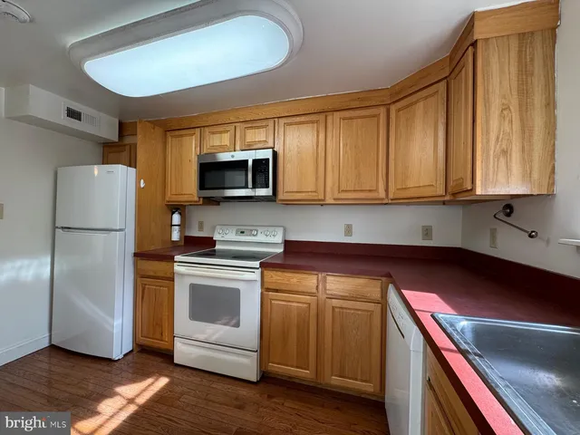 $1,999 | 714 West Avenue, Unit 2, Jenkintown, PA 19046