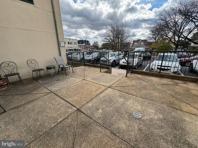 $1,999 | 714 West Avenue, Unit 2, Jenkintown, PA 19046