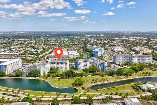$135,000 | 4330 Hillcrest Drive, Unit 807, Hollywood, FL 33021
