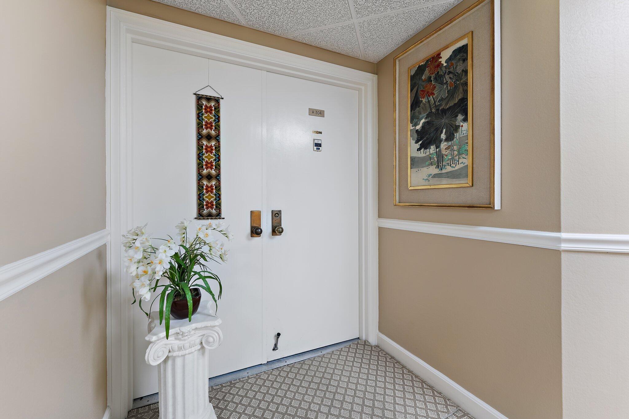50 South Beach Road, Unit 304 Jupiter, FL 33469 - Photo 5 of 68 Foyer