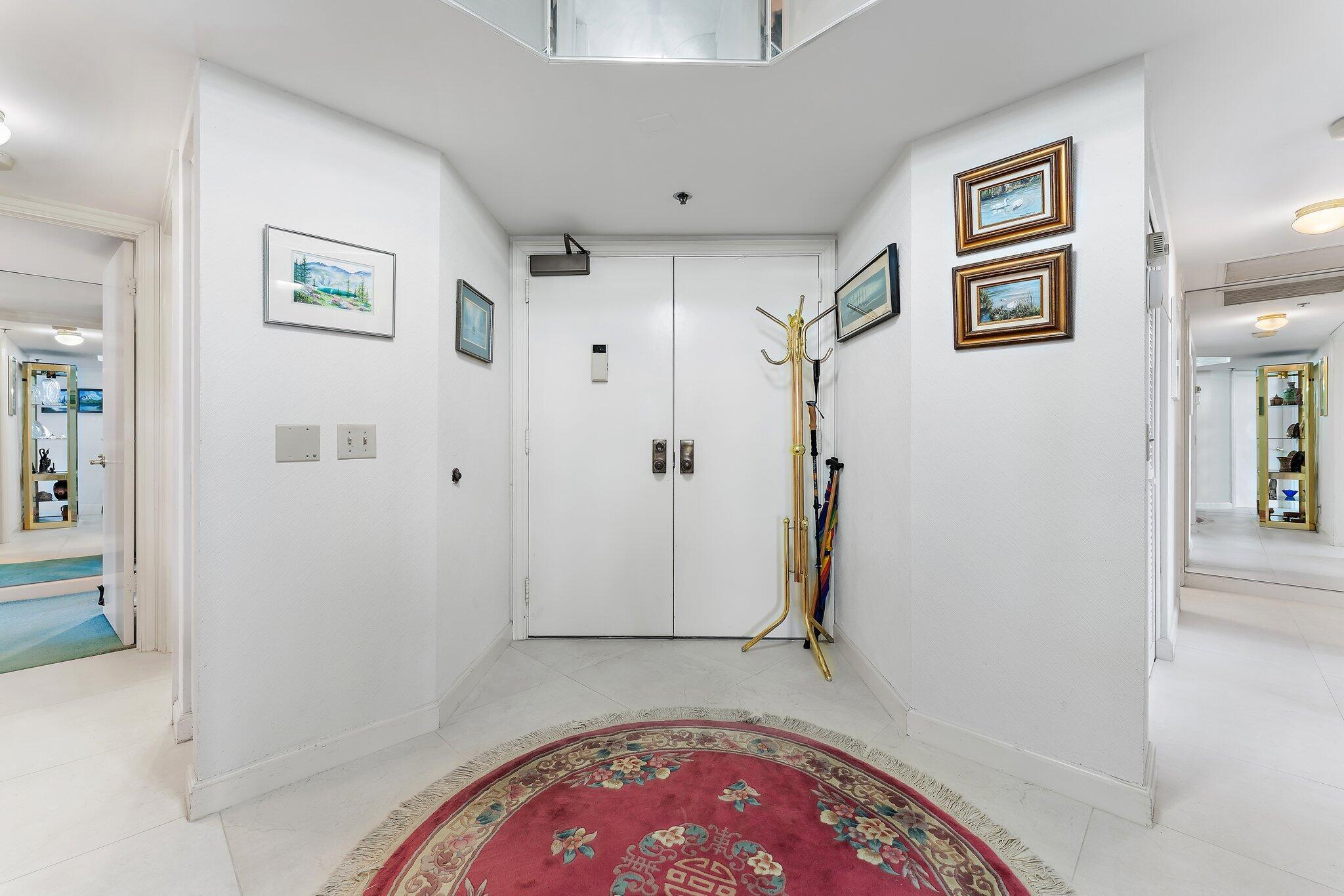 50 South Beach Road, Unit 304 Jupiter, FL 33469 - Photo 9 of 68 Foyer