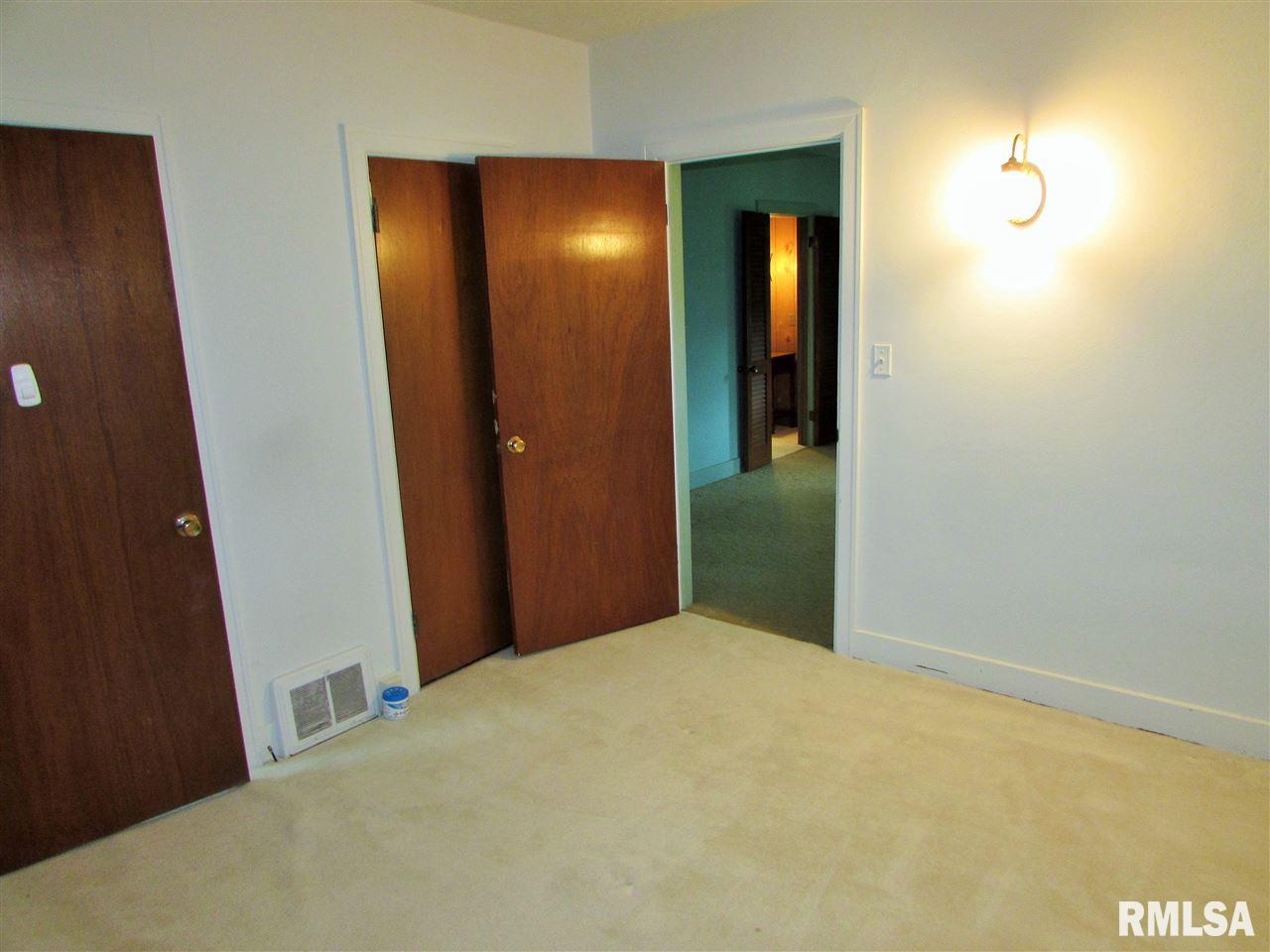 5819 West Sutliff Road Peoria, IL 61607 - Photo 13 of 23