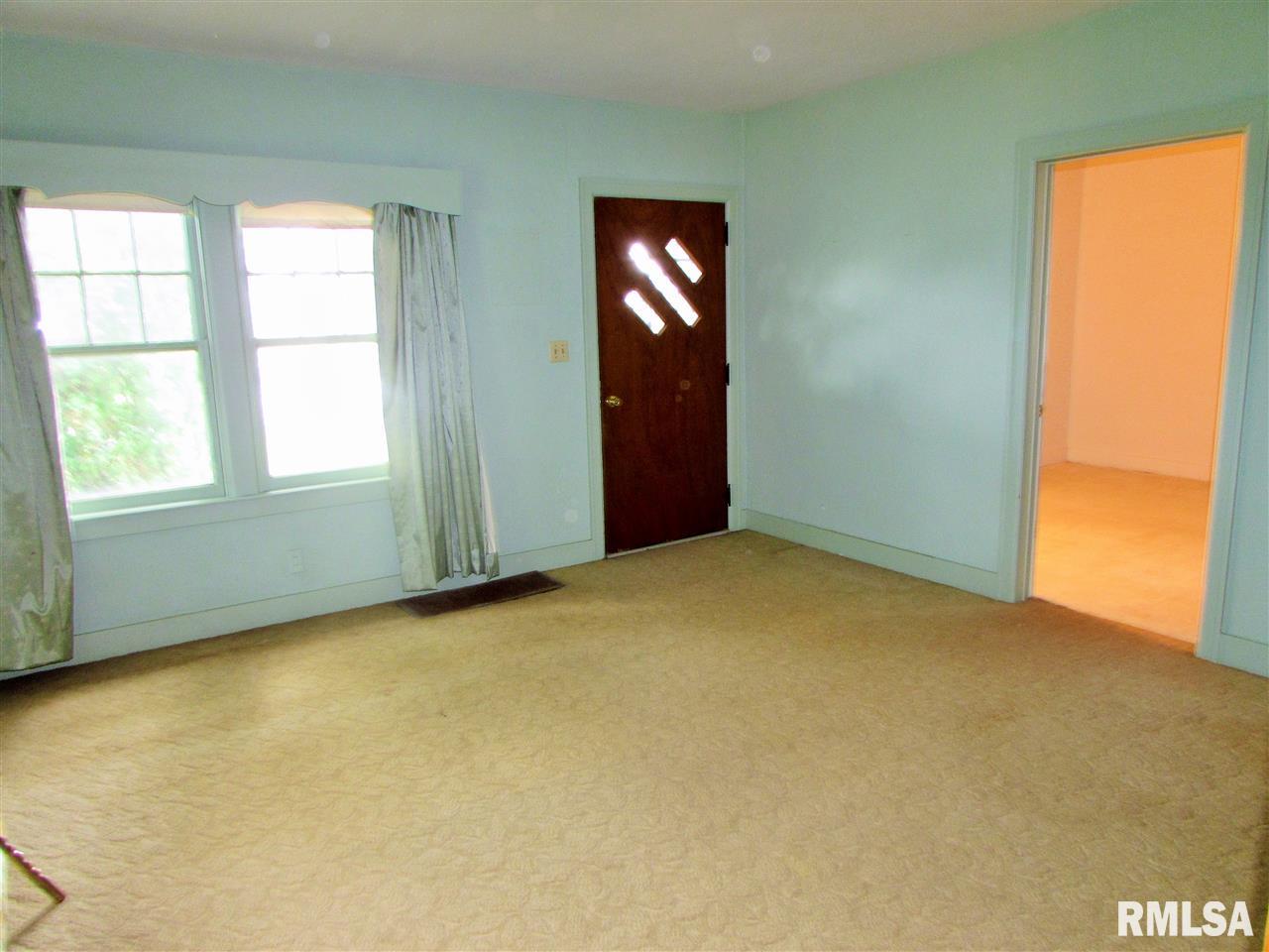 5819 West Sutliff Road Peoria, IL 61607 - Photo 3 of 23