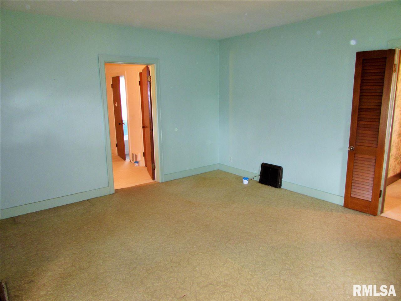 5819 West Sutliff Road Peoria, IL 61607 - Photo 4 of 23