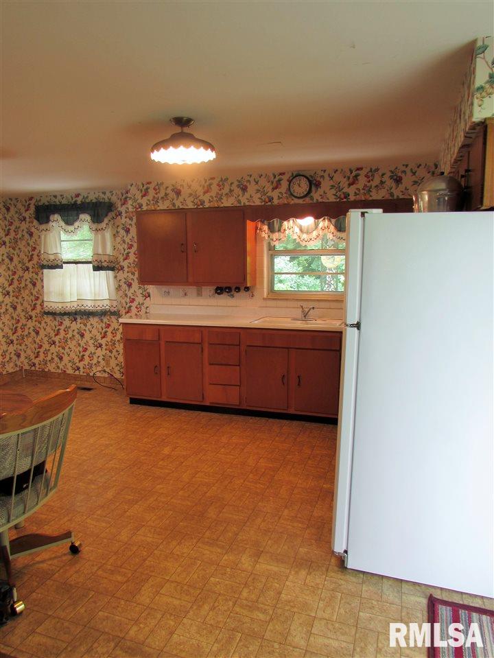 5819 West Sutliff Road Peoria, IL 61607 - Photo 7 of 23