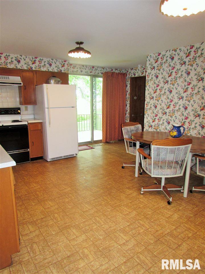5819 West Sutliff Road Peoria, IL 61607 - Photo 9 of 23