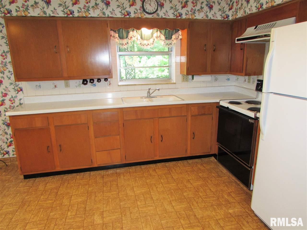 5819 West Sutliff Road Peoria, IL 61607 - Photo 10 of 23
