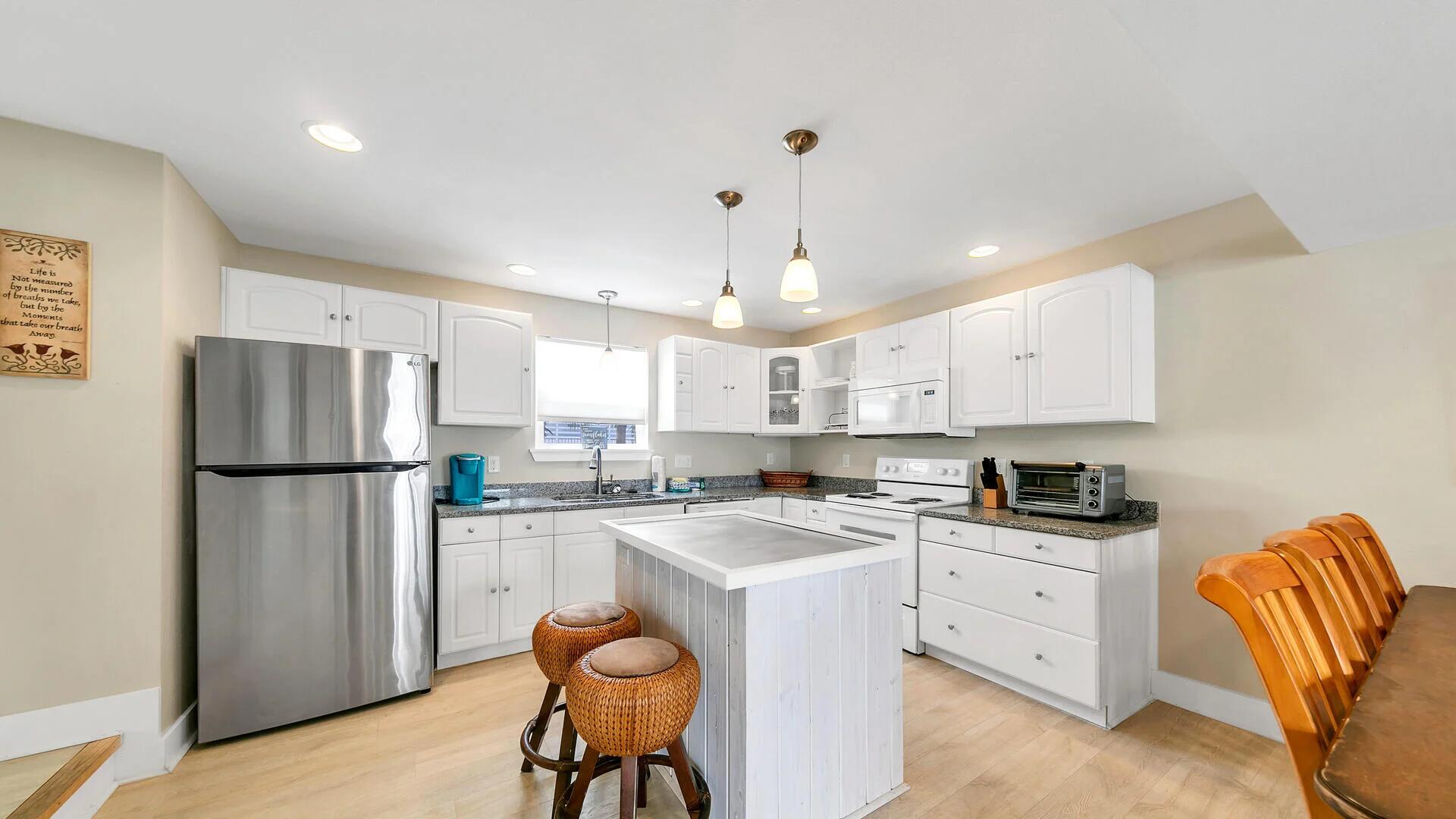 445 Gulf Shore Drive, Unit 7 Destin, FL 32541 - Photo 7 of 18 Kitchen