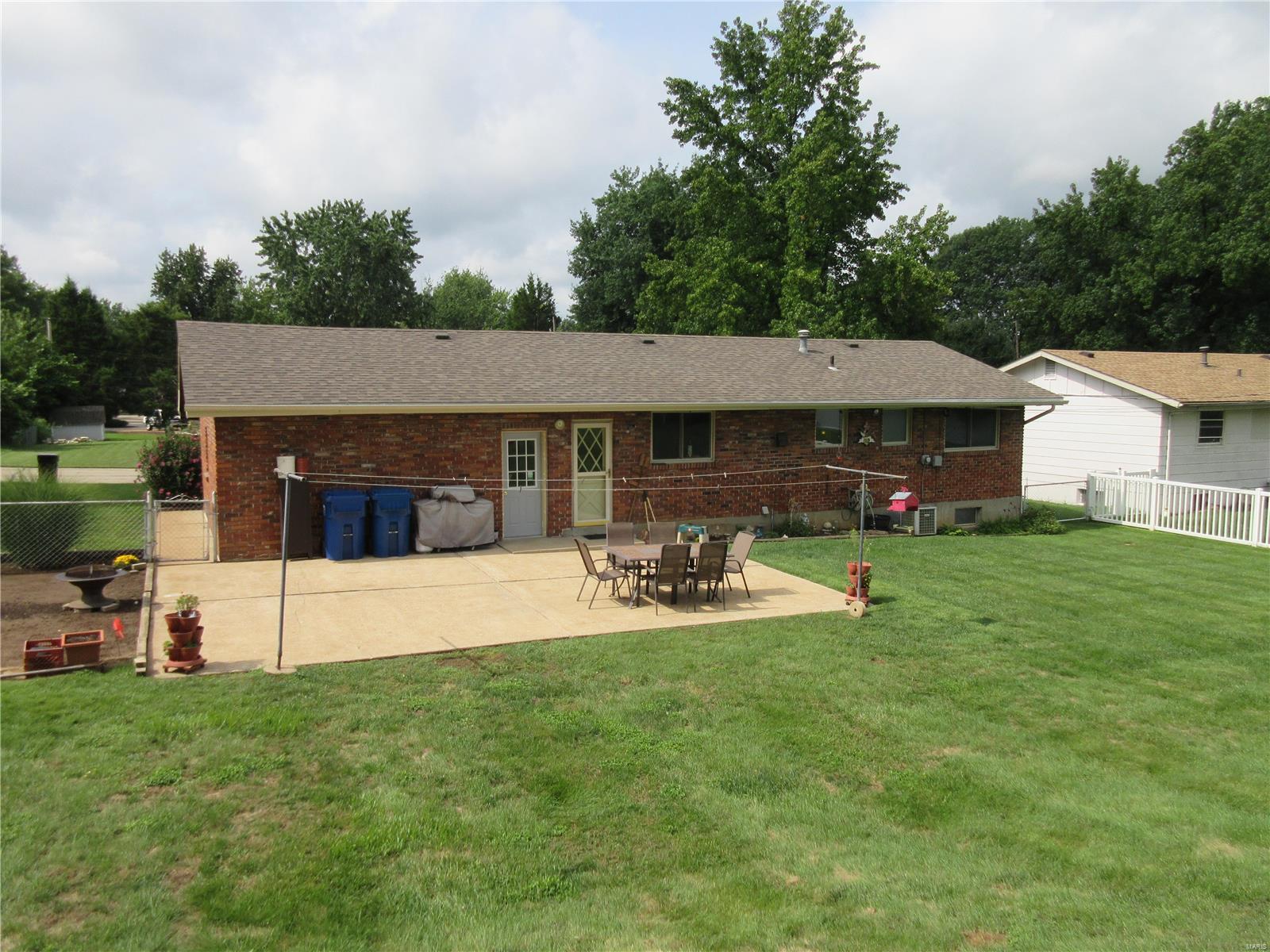 871 Rinzetta Drive St. Louis, MO 63129 - Photo 22 of 22 Gallery Image 22