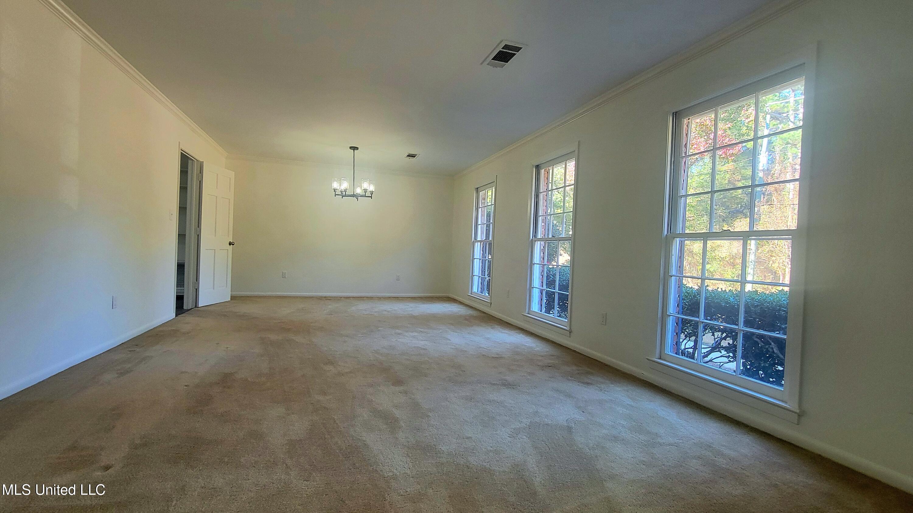 517 North Hills Street Meridian, MS 39305 - Photo 17 of 40 20251115_121156