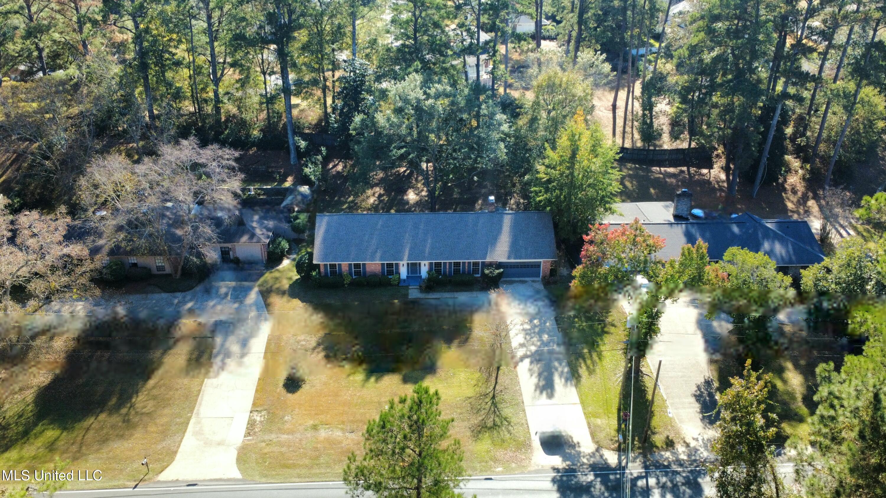 517 North Hills Street Meridian, MS 39305 - Photo 2 of 40 dji_fly_20251115_123002_157_176323144212