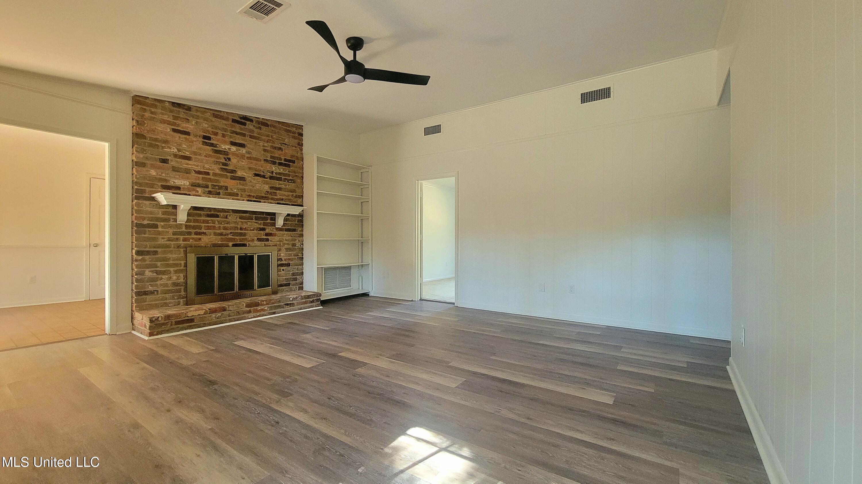 517 North Hills Street Meridian, MS 39305 - Photo 21 of 40 20251115_122245