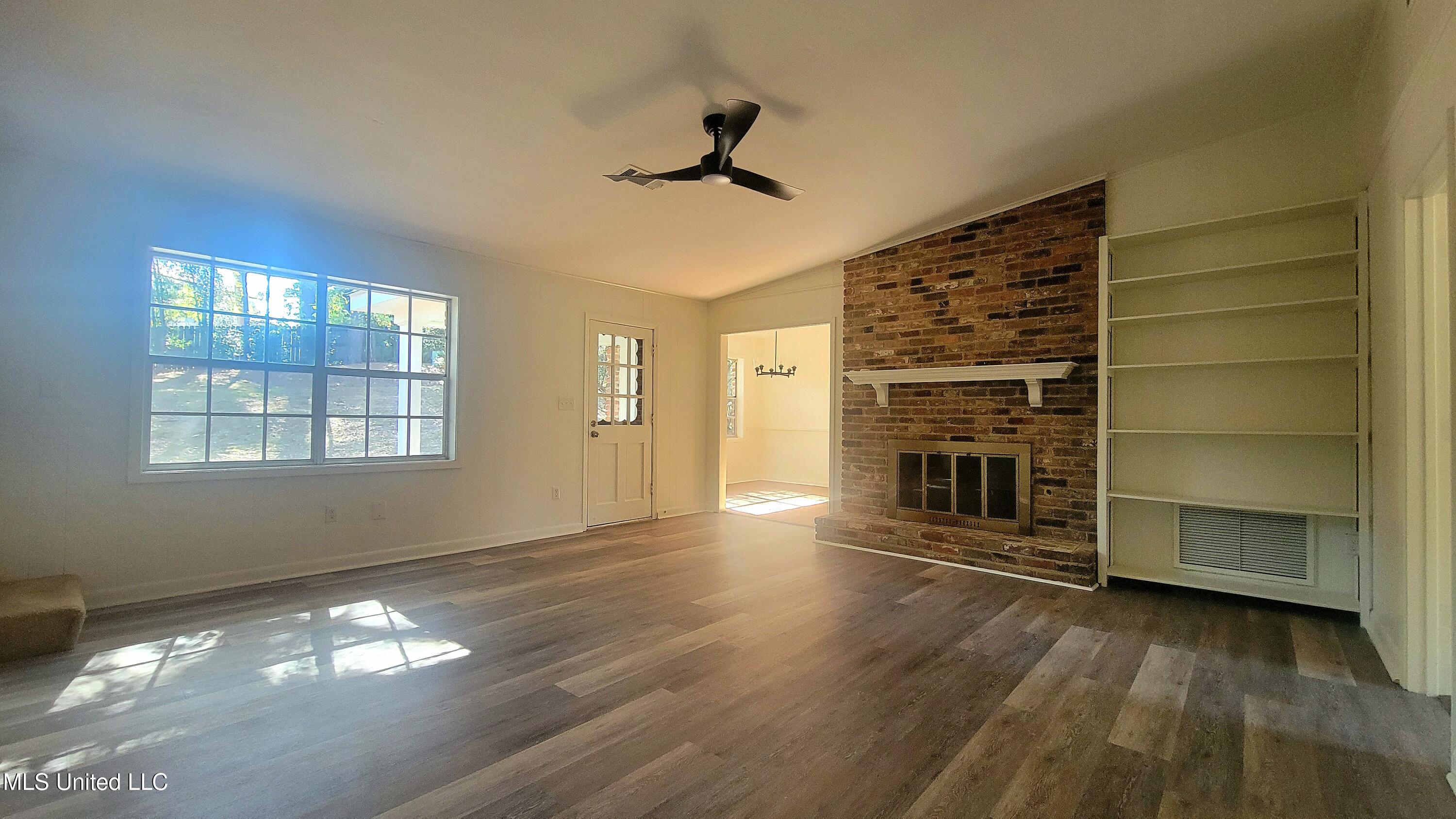 517 North Hills Street Meridian, MS 39305 - Photo 22 of 40 20251115_122216