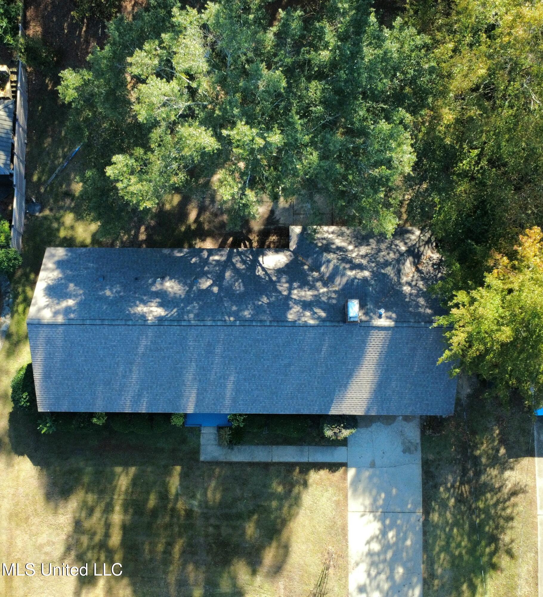 517 North Hills Street Meridian, MS 39305 - Photo 3 of 40 dji_fly_20251115_123126_160_176323154247