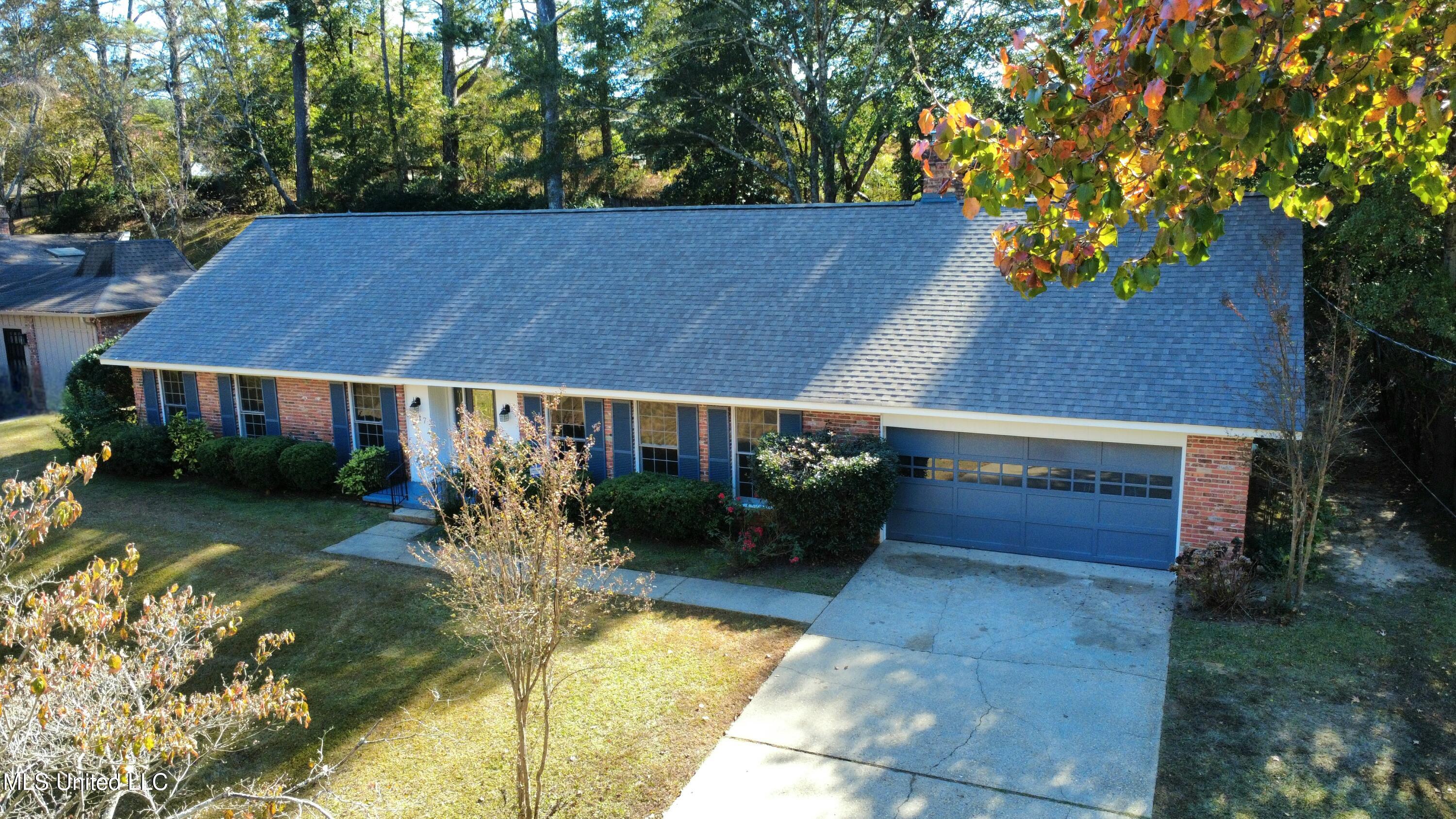 517 North Hills Street Meridian, MS 39305 - Photo 5 of 40 dji_fly_20251115_123304_162_176323159536