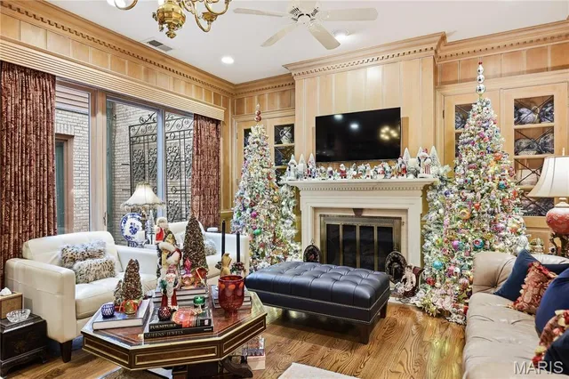 $1,300,000 | 11 Chatfield Place Road, Creve Coeur, MO 63141