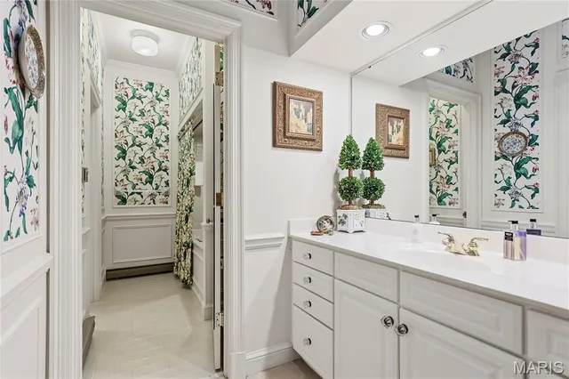 $1,300,000 | 11 Chatfield Place Road, Creve Coeur, MO 63141