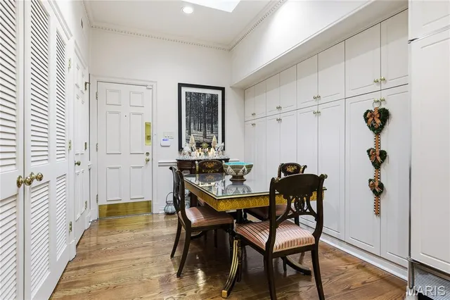 $1,300,000 | 11 Chatfield Place Road, Creve Coeur, MO 63141