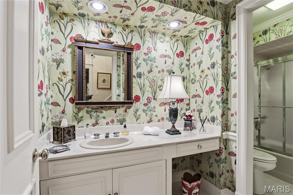 11 Chatfield Place Road Creve Coeur, MO 63141 - Photo 25 of 36