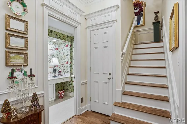 $1,300,000 | 11 Chatfield Place Road, Creve Coeur, MO 63141