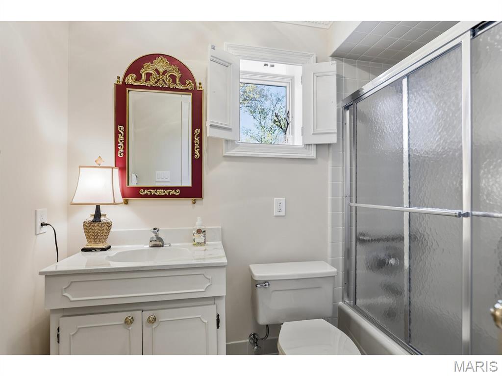 11 Chatfield Place Road Creve Coeur, MO 63141 - Photo 34 of 41
