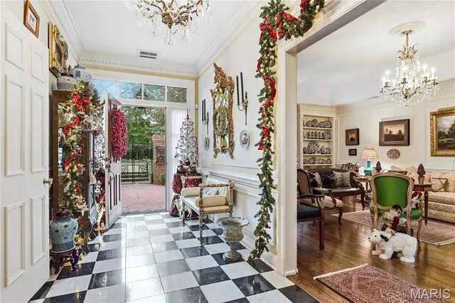 $1,300,000 | 11 Chatfield Place Road, Creve Coeur, MO 63141