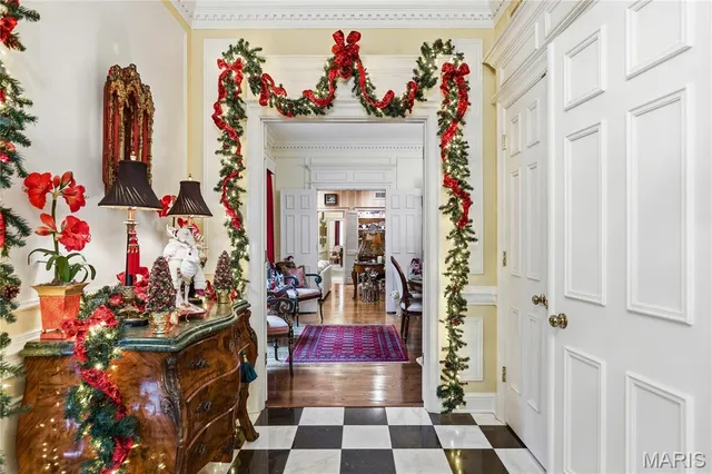 $1,300,000 | 11 Chatfield Place Road, Creve Coeur, MO 63141