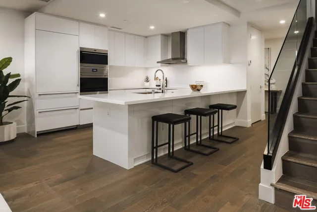 $1,929,000 | 411 South Hamel Road, Unit 106, Los Angeles, CA 90048